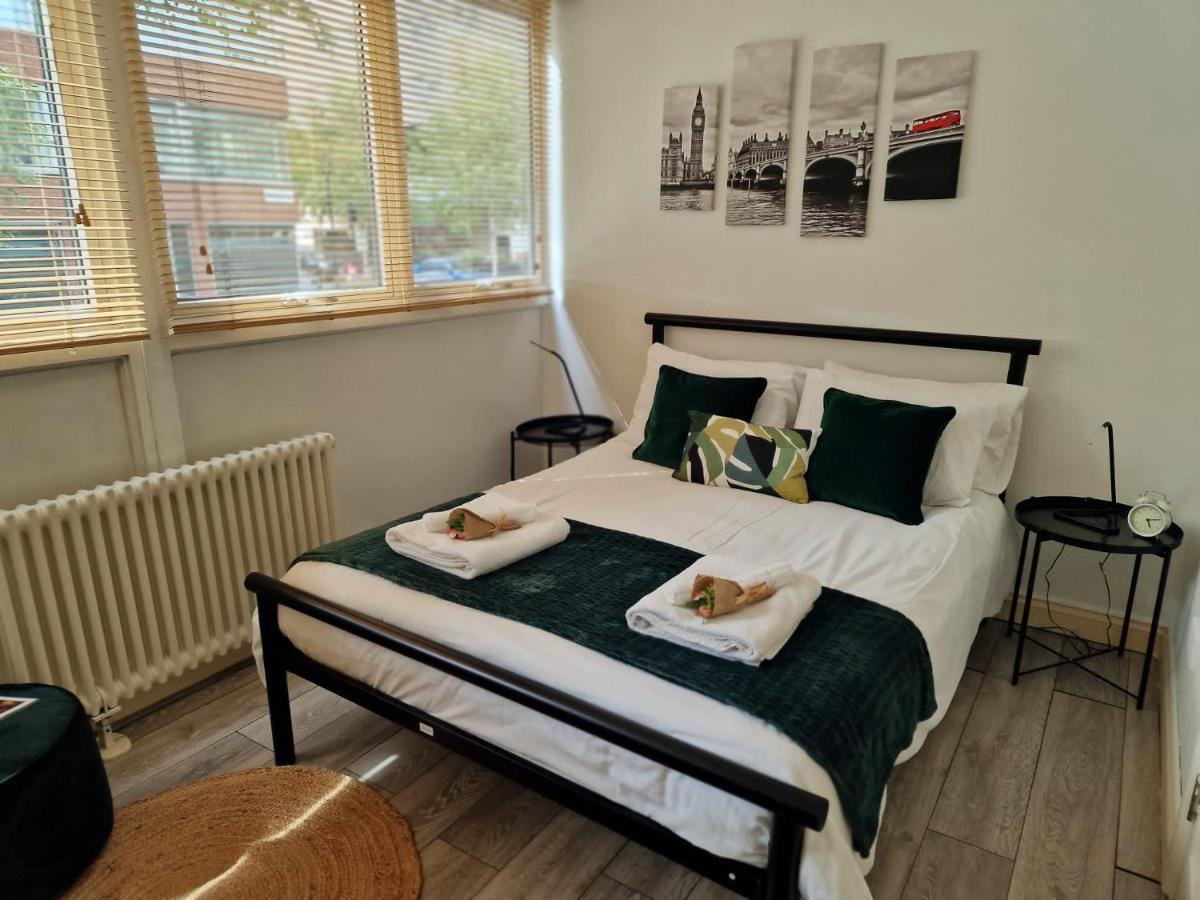 2 Bedrooms Flat In Great Location! London Exterior foto