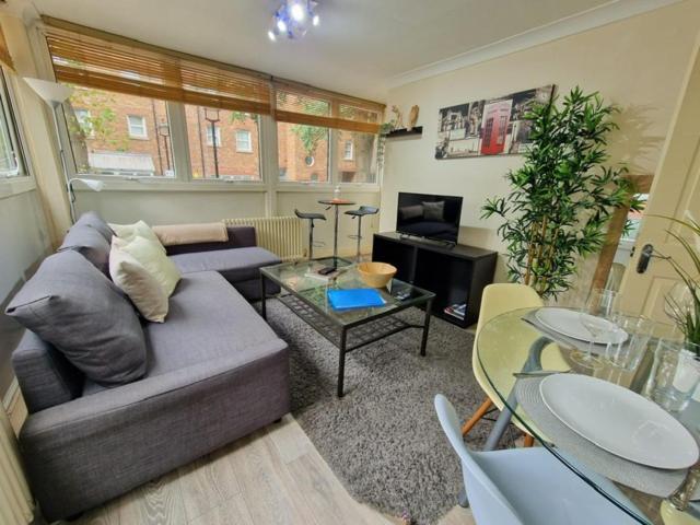 2 Bedrooms Flat In Great Location! London Exterior foto