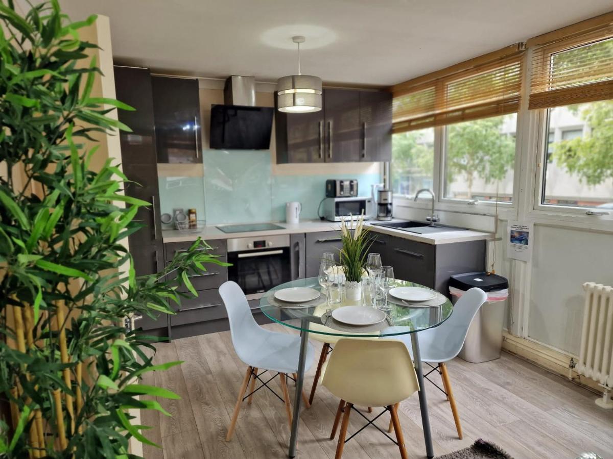 2 Bedrooms Flat In Great Location! London Exterior foto